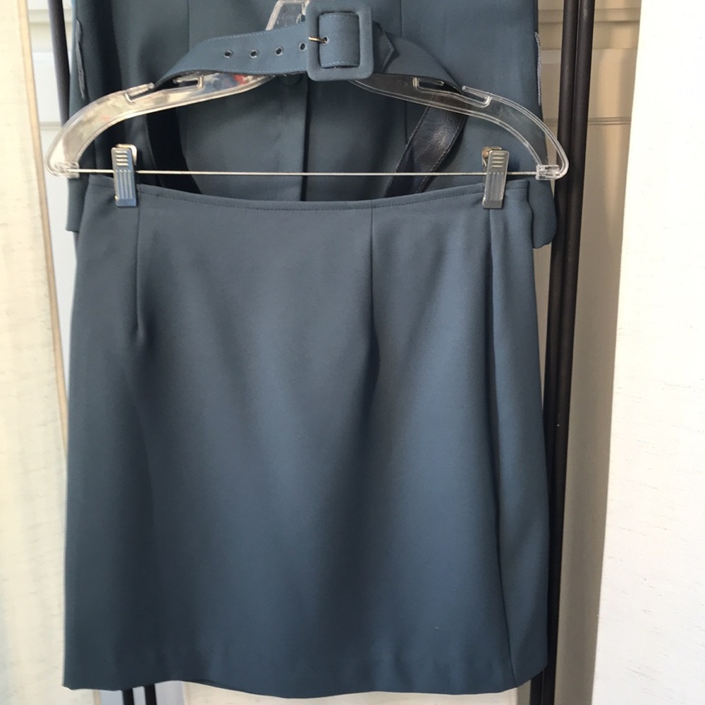 90s Minimalism Belted Fitted blouse/short skirt worn once Pjla brand slate blue - Picture 3 of 8